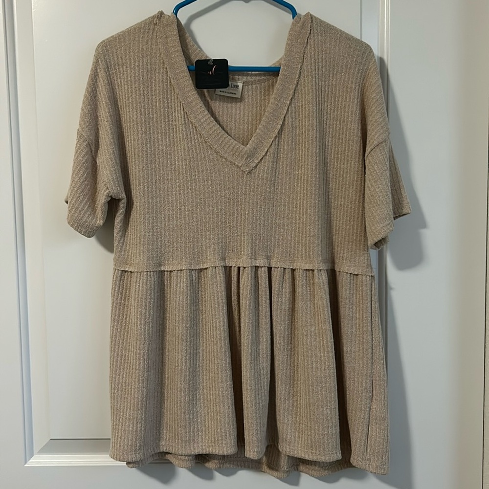 Women’s peplum top M